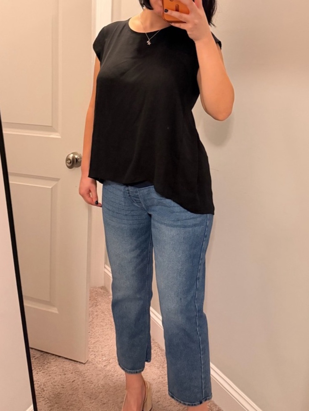 DR2 Pleated Back Blouse in Black Size Medium Like New